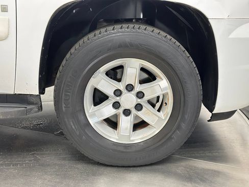 Used 2007 GMC Yukon SLT w/ SLT Preferred Equipment Group AWD/4WD image 28