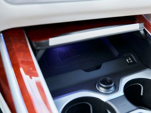 Used 2024 BMW ALPINA XB7 image 87