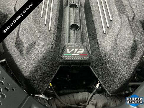 Used 2024 Lamborghini Revuelto image 13