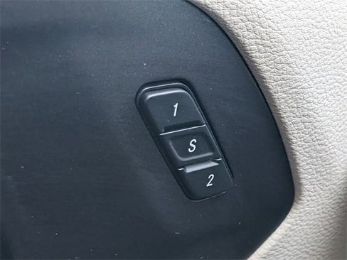 Used 2020 Chrysler Pacifica Touring-L Plus image 21