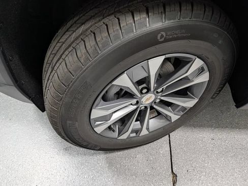 New 2026 Chevrolet Equinox LT AWD/4WD image 9