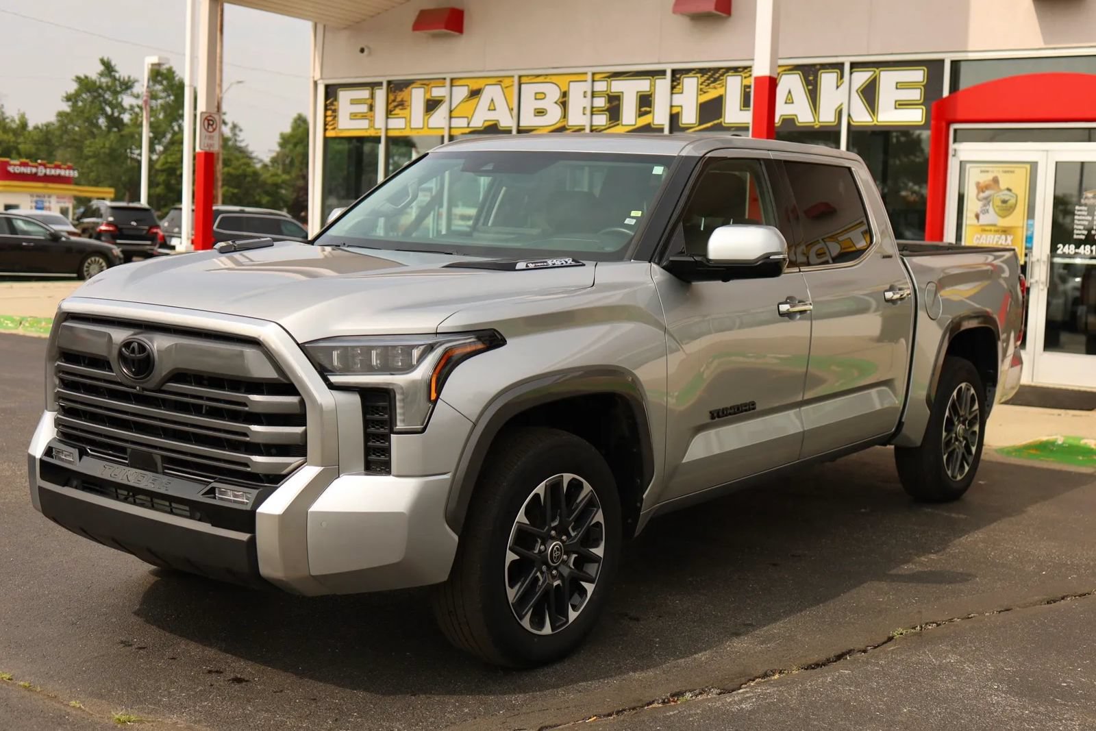 Used 2022 Toyota Tundra Limited AWD/4WD image 1