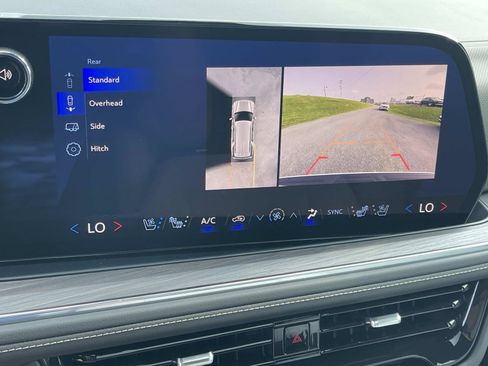 Used 2025 Chevrolet Tahoe Premier AWD/4WD image 36