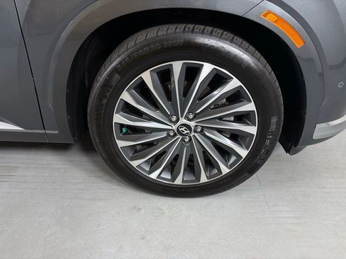 Used 2024 Hyundai Palisade Calligraphy image 10