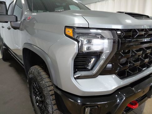 Certified 2025 Chevrolet Silverado 2500 ZR2 w/ Technology Package AWD/4WD image 14