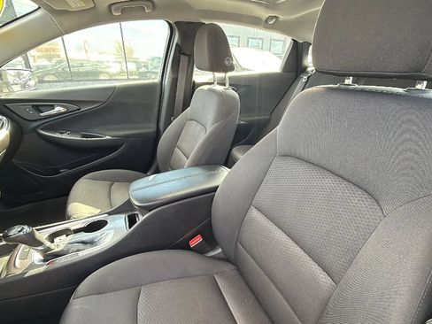 Used 2019 Chevrolet Malibu LT FWD image 16