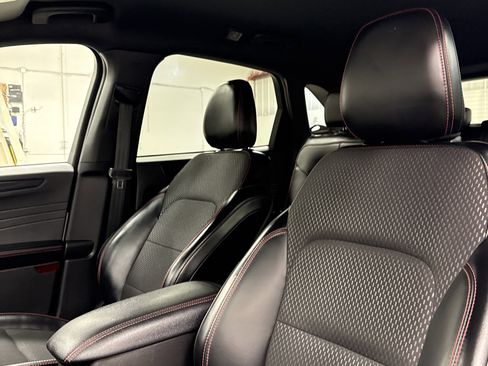 Used 2024 Ford Escape ST-Line w/ Equipment Group 301A image 6