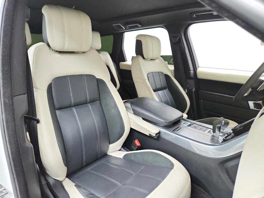 Used 2021 Land Rover Range Rover Sport HST AWD/4WD image 28
