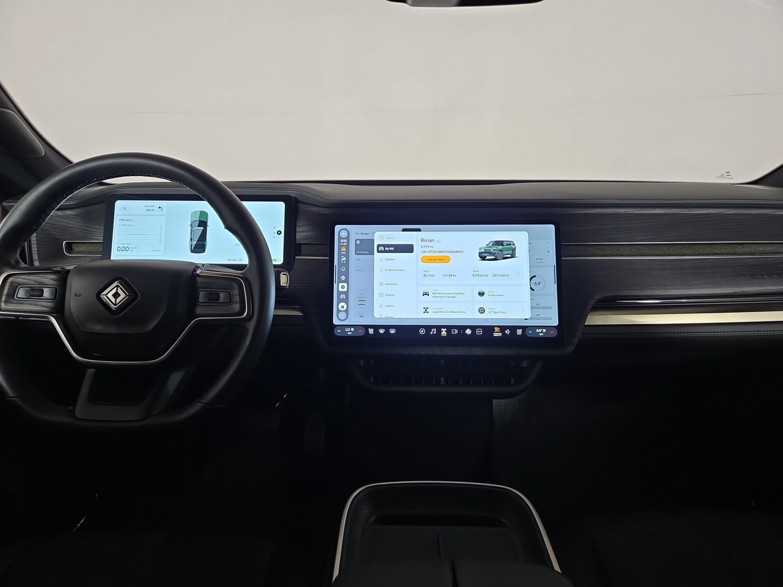 Used 2025 Rivian R1S Adventure Dual AWD/4WD image 27