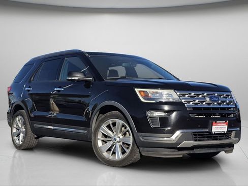 Used 2019 Ford Explorer Limited w/ Class III Trailer Tow Package image 2