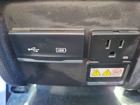 Used 2020 Jeep Cherokee Limited AWD/4WD image 16