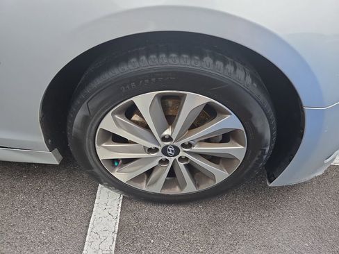 Used 2017 Hyundai Sonata Sport FWD image 2