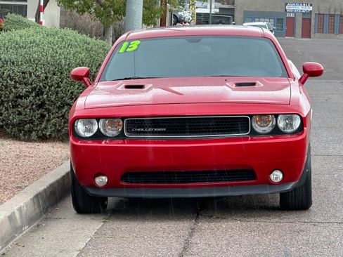Used 2013 Dodge Challenger SXT Plus image 2