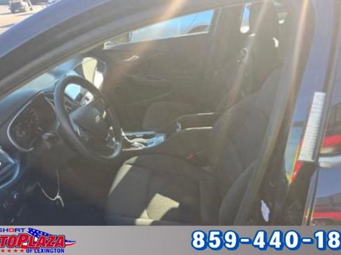 Used 2023 Chevrolet Malibu LT image 2