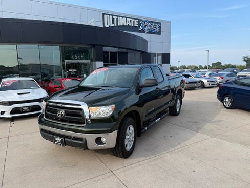 Used 2012 Toyota Tundra 4x4 Double Cab w/ Tow Pkg image 1