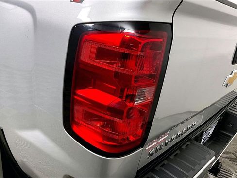 Used 2018 Chevrolet Silverado 1500 LT w/ All Star Edition image 28