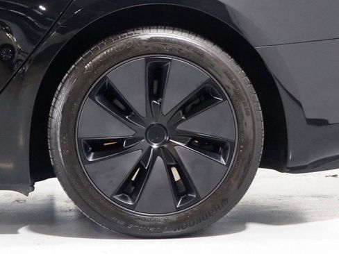 Used 2025 Tesla Model 3 AWD/4WD image 45