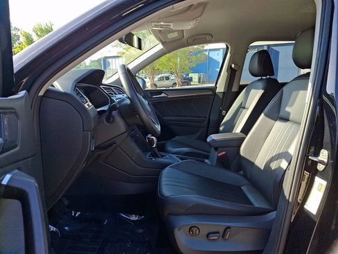 Used 2022 Volkswagen Tiguan SE FWD image 12