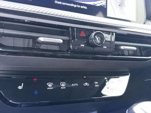 Certified 2025 Nissan Kicks SR w/ SR Premium Package FWD image 23