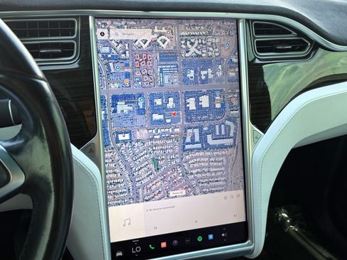 Used 2016 Tesla Model X 70D AWD/4WD image 22