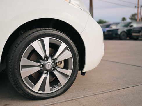 Used 2015 Nissan Leaf SV w/ LED & Quick Charge Package image 20
