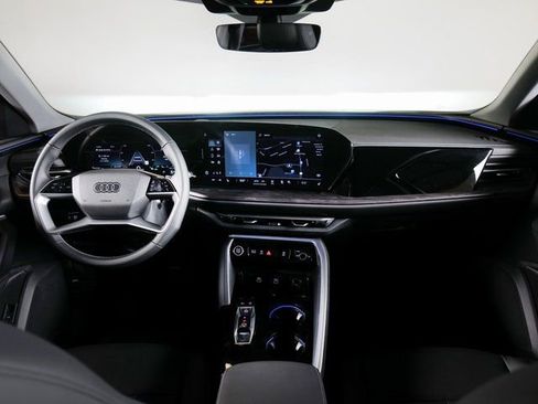 Certified 2025 Audi Q5 Premium w/ Convenience Package AWD/4WD image 9