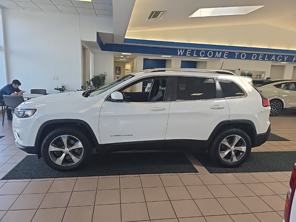 Used 2019 Jeep Cherokee Limited AWD/4WD image 3