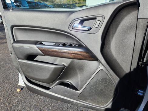 Used 2016 GMC Canyon SLT w/ Driver Alert Package image 12