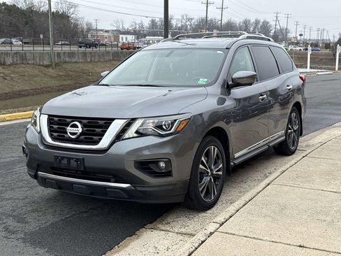 Used 2018 Nissan Pathfinder Platinum image 15
