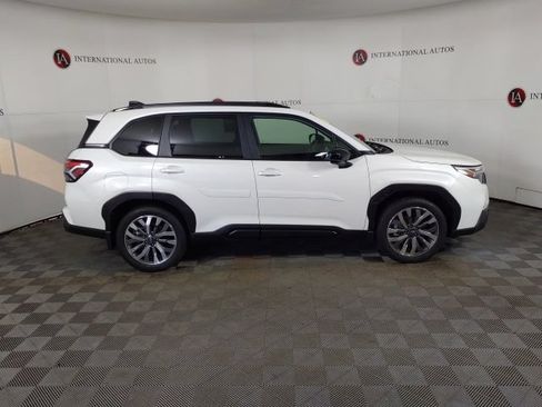 Used 2025 Subaru Forester Touring AWD/4WD image 5