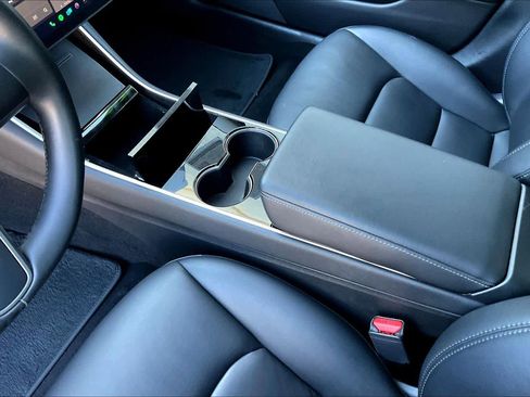 Used 2018 Tesla Model 3 Mid Range image 14