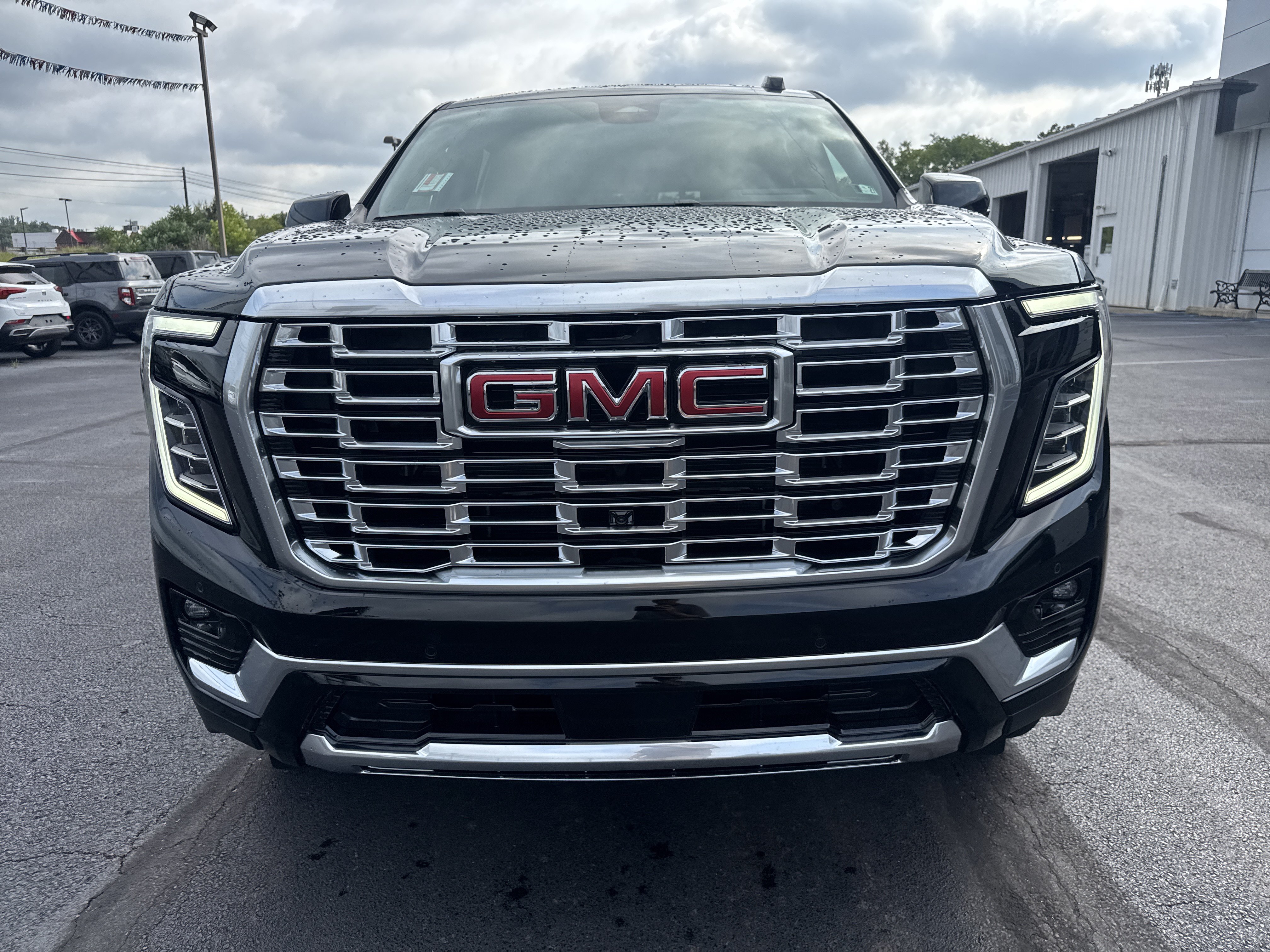 New 2026 GMC Yukon Denali w/ Denali Reserve Package AWD/4WD image 9
