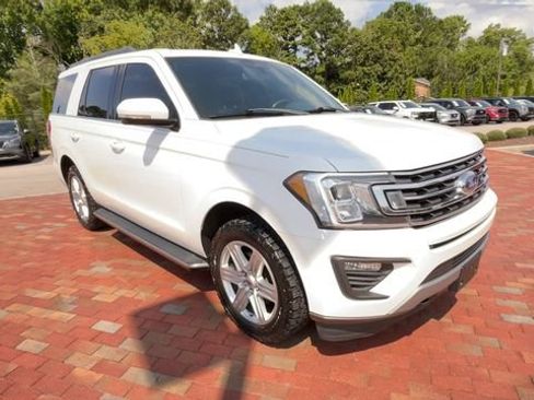 Used 2020 Ford Expedition XLT w/ Equipment Group 202A AWD/4WD image 3