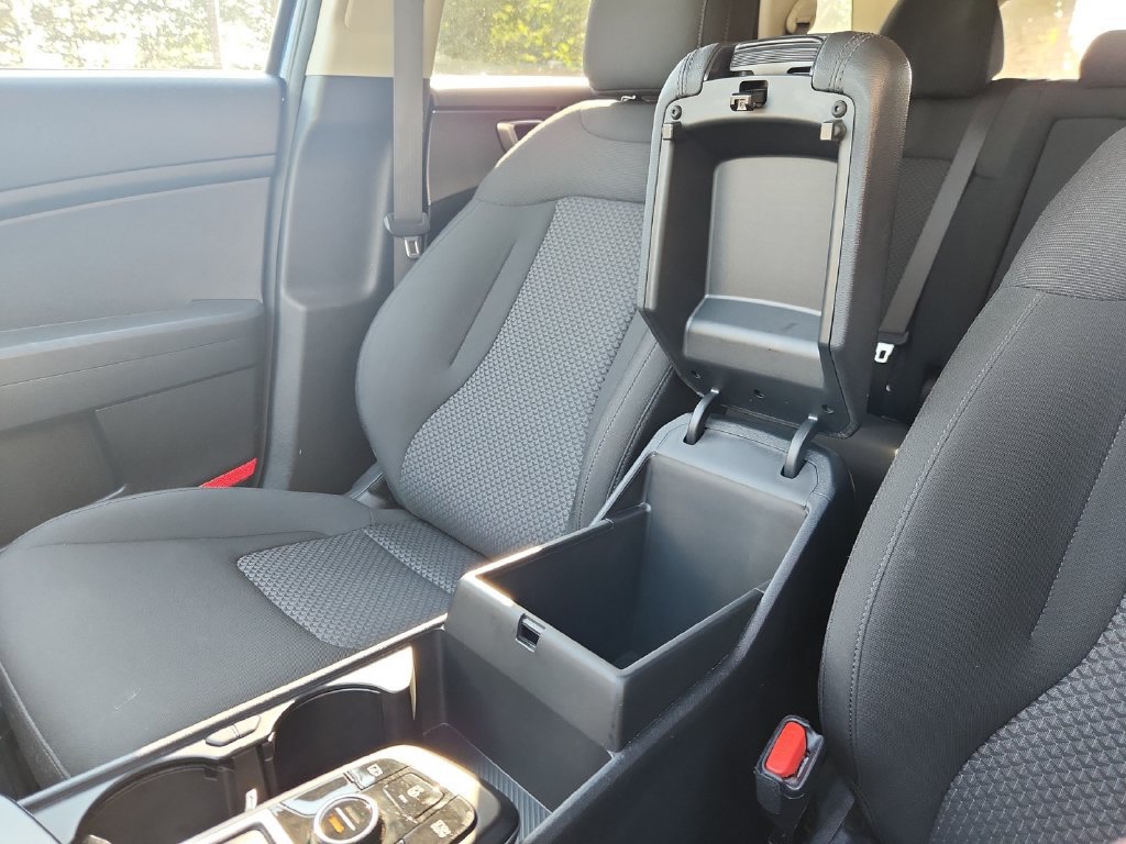 Used 2024 Kia Sportage LX AWD/4WD image 30