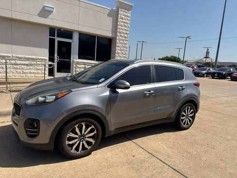 Used 2017 Kia Sportage EX w/ EX Technology Package FWD image 1