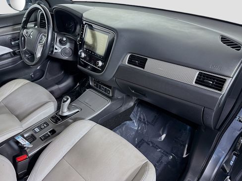 Used 2022 Mitsubishi Outlander GT image 30