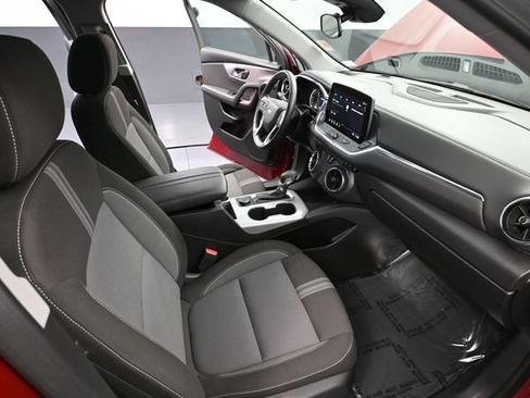 Used 2025 Chevrolet Blazer LT AWD/4WD image 44