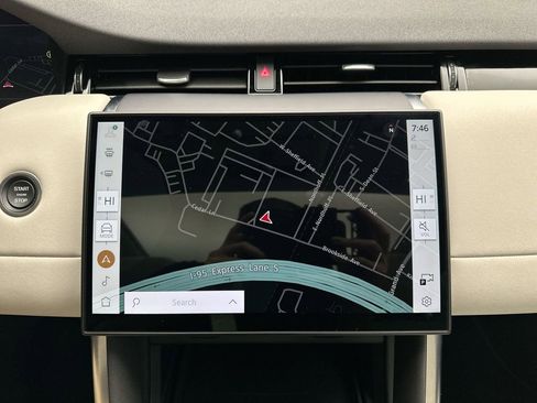 Used 2024 Land Rover Discovery Sport S image 17