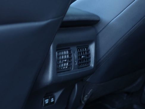 Used 2025 Toyota Camry SE image 13