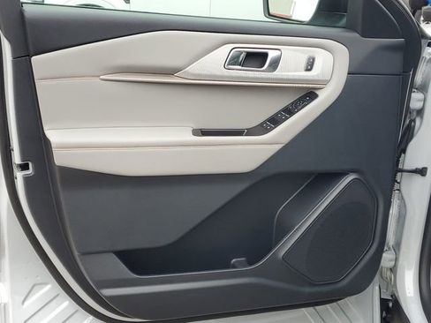 New 2026 Ford Explorer Active w/ Active Comfort Package image 10