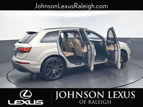 Used 2023 Audi Q7 3.0T Prestige AWD/4WD image 32