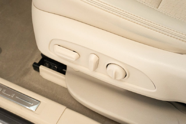 Used 2023 GMC Acadia Denali FWD image 17