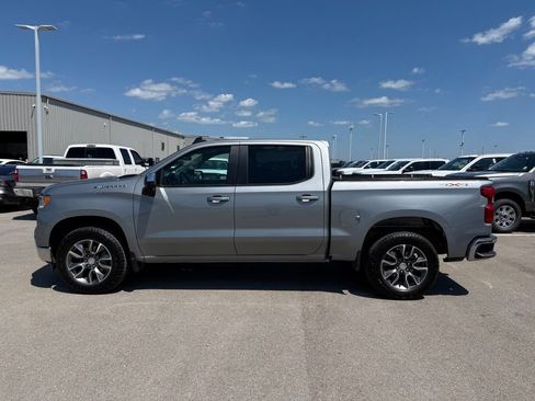 Used 2024 Chevrolet Silverado 1500 LT AWD/4WD image 20