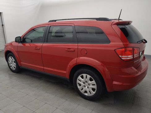 Used 2019 Dodge Journey SE FWD image 3