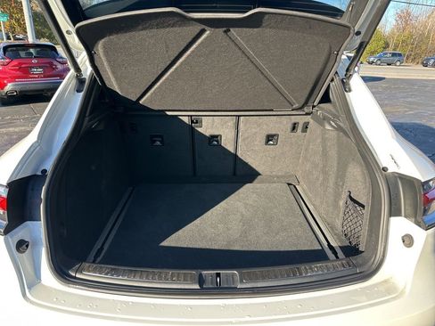 Used 2023 Porsche Macan image 32