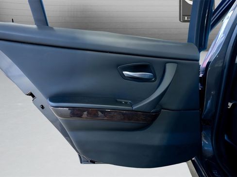 Used 2006 BMW 325i Sedan image 22