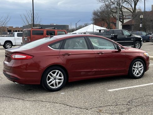 Used 2014 Ford Fusion SE FWD image 6