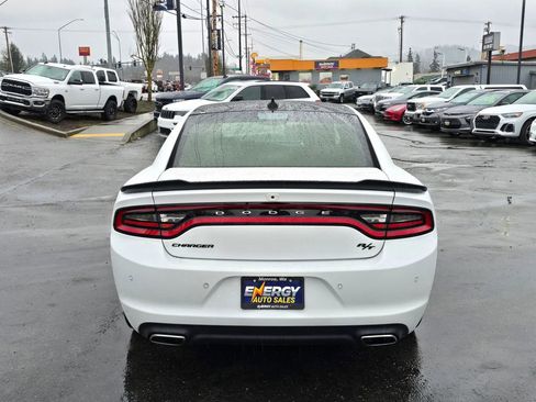 Used 2017 Dodge Charger R/T w/ Plus Group RWD image 6