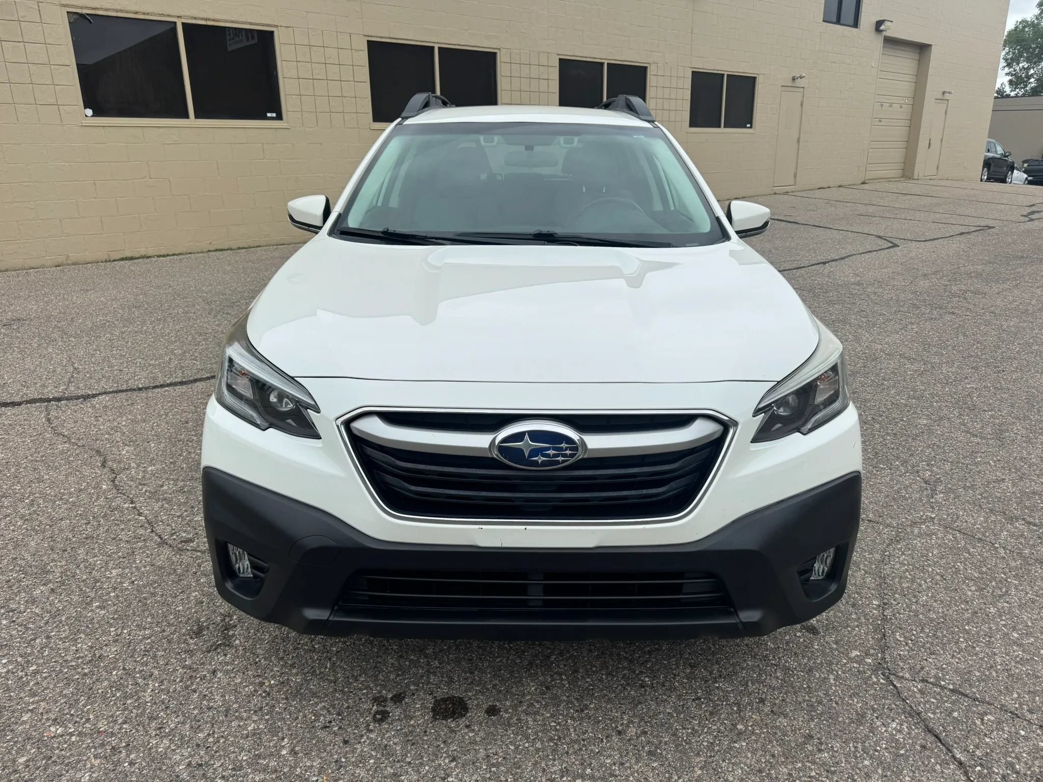 Used 2020 Subaru Outback Premium AWD/4WD image 2
