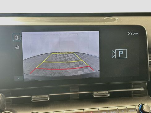 Used 2025 Hyundai Kona SEL FWD image 22